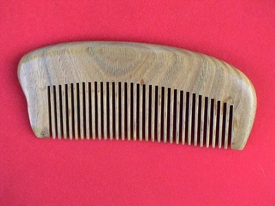4.6" WELL CRAFTED GREEN SANDAL WOOD COMB W/O HANDLE - FOR NORMAL/FINE HAIR! - Image 1 of 2
