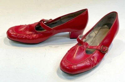 AUDICIONES Zapatos Rojo Estilo Mary Jane Hechos en USA T-STRAP BOMBAS Talla 6 Cuero? Foto 1 de 4