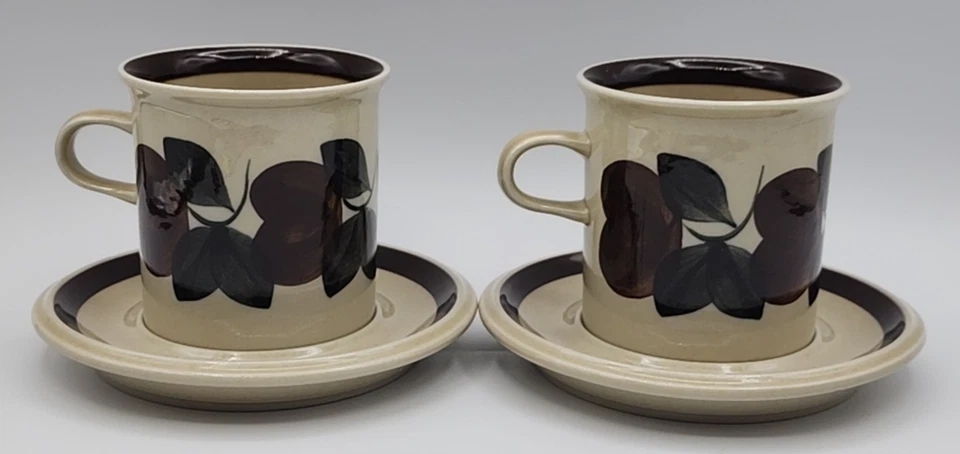 Juego de 2 tazas con platillos Ruija Troubadour Arabia Finlandia 3 1/2" LEER AZUL Foto 1 de 4