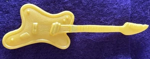 Barbie Mattel? Doll Rock Guitar 1 Yellow Plastic Replacement Accessories - Picture 1 of 4