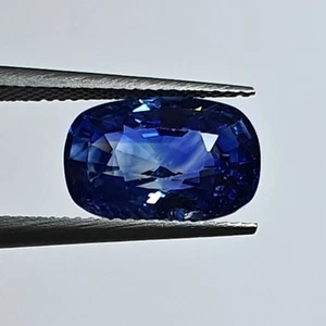 Certified 2.05ct Natural Ceylon Sapphire "Corn flower blue" top color luster gem - Picture 1 of 5