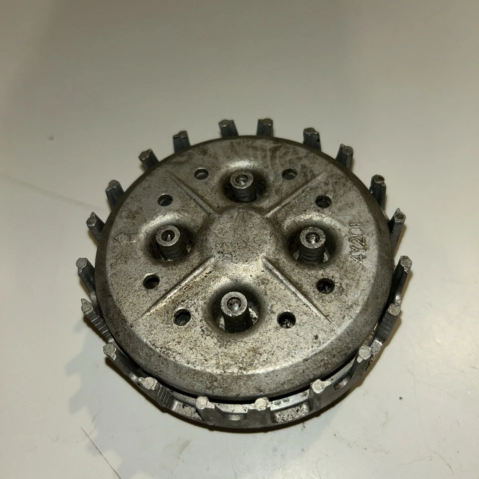 Yamaha YZ80 YZ 80 1984 cesta de embrague buje interior y exterior  Foto 1 de 4