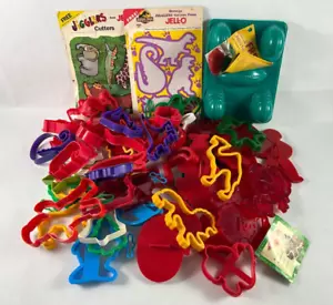 Mixed Lot of 53 Plastic Cookie Cutters Jello Jigglers Wilton Tupperware Animals - Picture 1 of 24