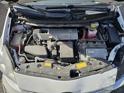 Condensador de aire acondicionado usado se adapta a: Toyota Prius Prius 2010 enchufable VIN DP séptimo y octavo dígito Foto 1 de 4