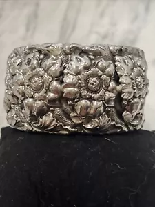 Vintage Large Mesh Whiting & Davis Co Bags Silver Flowers Cuff Bracelet - Picture 1 of 10