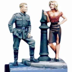 1/32 Resin Figur Modell WW II European Officers & Beauties unbemalt ungebaut - Bild 1 von 2