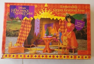 Mattel Esmeralda GYPSY FESTIVAL TENT Hunchback Of Notre Dame Disney 1995 NEW - Picture 1 of 2
