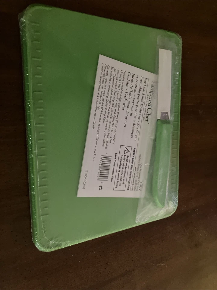 The Pampered Chef Bar Board And Knife Set - Sea Green - Image 1 of 2