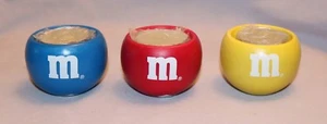 Portavelas votivas de la marca M&M's 2003 rojo, amarillo y azul con velas - Imagen 1 de 4