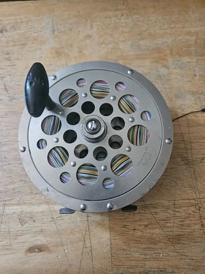 Vintage Pflueger Sal - Trucha No. Carrete de pesca 1558 Foto 1 de 3