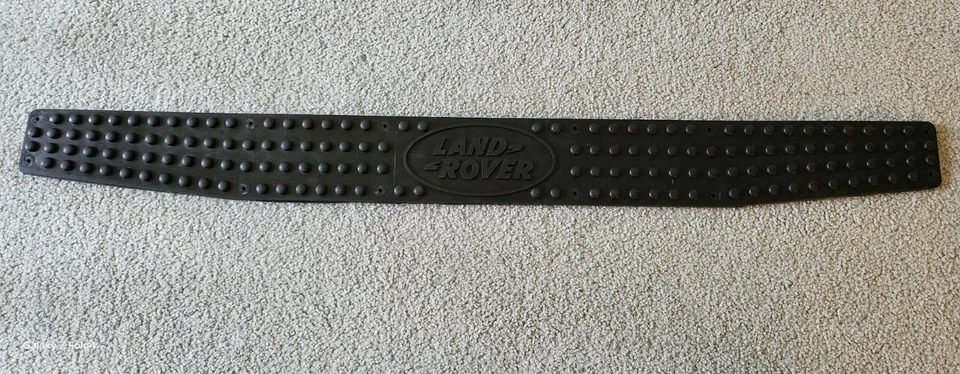 Alfombrilla de goma Land Rover trasera NAS parachoques trasero defensor raro BTR6113 Foto 1 de 4
