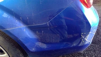 Parachoques trasero Chevy Sonic 17 18 2019 sedán sin equipamiento RS GD1 azul Foto 1 de 4