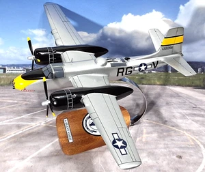 Executive Series Mahagoni Douglas A-26 Invader Maßstab 1:48 sehr selten - Bild 1 von 16