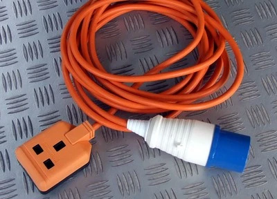 5 METRE 16 AMP MAINS HOOK-UP PLUG TO 13A SOCKET HI VIS ORANGE LEAD GENERATOR etc - Image 1 of 2