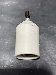 Circle F Porcelain E26 Medium Base ~ BOTTOM TURN KNOB Lamp Socket ~ UL LISTED - Picture 1 of 6