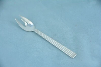 Horquilla Georg Jensen Bernadotte plata de ley 4-1/4" oliva encurtido sin monograma Foto 1 de 4