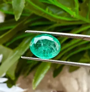 Pietra Taglio Ovale Smeraldo Naturale Zambia Certificata 10x8 MM Bellissima 2,53 Crt - Foto 1 di 6
