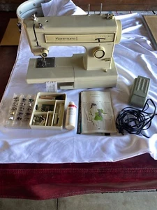 Vintage Kenmore 158-12112 Zig Zag Sewing Machine Sears Tested & Working - Picture 1 of 16