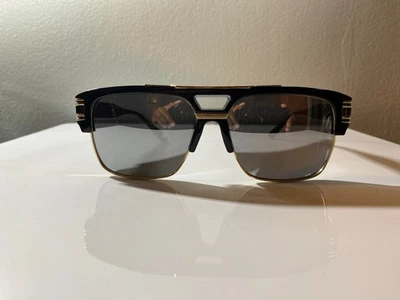 Мужские солнцезащитные очки большого размера с толстой оправой и черной и золотой оправой и серебряными линзами - Изображение 1 из 4