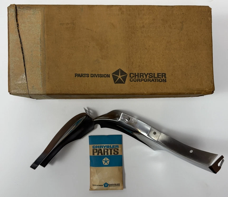 Nuevo moldeado lateral de rejilla derecha de stock antiguo para modelos Imperial 1965-66 #2495250 Foto 1 de 1