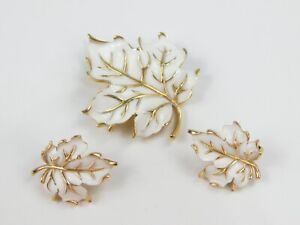 Vintage Crown Trifari Gold Tone White Enamel Maple Leaf Brooch & Earrings Set