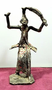 Afrikanische Kunst Figur Krieger mit Schwert Antik - Bild 1 von 6