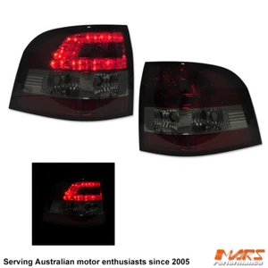 Smoked Red LED Tail lights for Holden Commodore VF UTE & HSV Maloo Pick Up - Foto 1 di 4