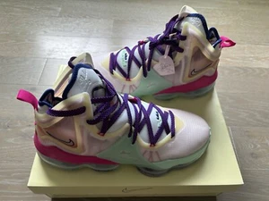NUEVO Con Caja Nike Lebron 19 "Carta de Amor Día de San Valentín" Para Hombre Talla 13.5 - Imagen 1 de 10