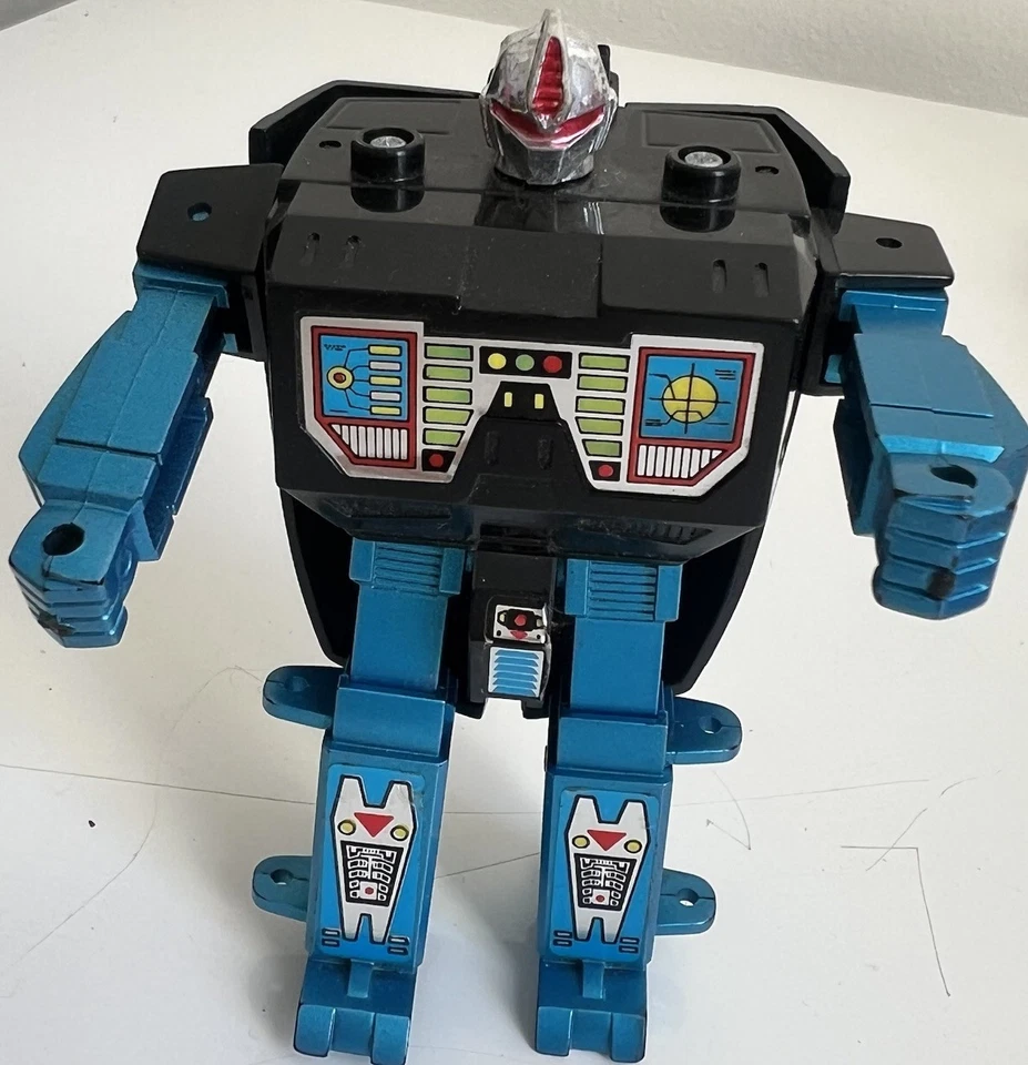 Convertors Insectors: vintage Creeper cockroach Incomplete  - Image 1 of 4