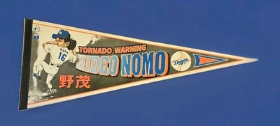 Banderín de béisbol vintage de los 90 Los Angeles Dodgers Hideo Nomo MLB advertencia de tornado  Foto 1 de 4