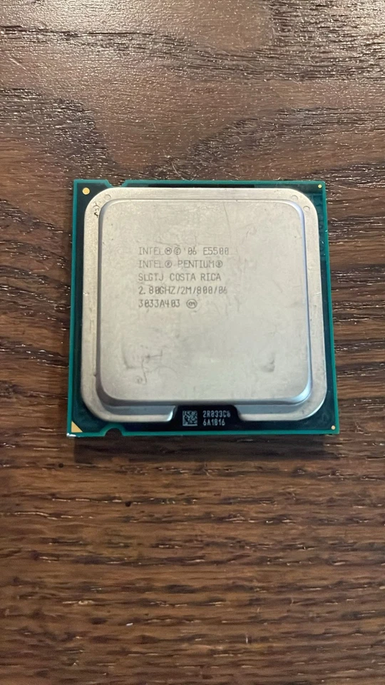 Intel Pentium E5500 SLGTJ – 2.80 GHz / 2 MB Cache / LGA775 – Usato e Testato - Immagine 1 di 1