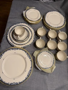 Lenox China Liberty 40-teiliges Set Service für 8 EUC plus Aufbewahrungsset - Bild 1 von 12