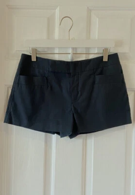 Pantalones cortos para mujer Club Monaco negros frente plano talla 6 Foto 1 de 4