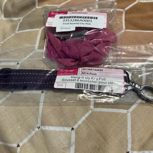 Treinta y Uno Regalos Pequeño Roseta Clip Rosa Púrpura Llavero Nuevo Conjunto de Artículos Retirados - Imagen 1 de 4