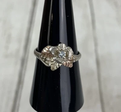 Anillo CCO Plata de Ley 925 Topacio Azul Talla 7.75 Hojas de Uva Flor Colinas Negras Foto 1 de 4