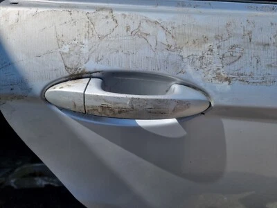 Manija de puerta exterior trasera derecha plateada lado conductor ford fiesta mk6 2008-2017 Foto 1 de 4