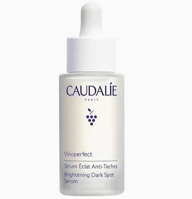 Suero iluminador de manchas oscuras Caudalie Vinoperfect 30 ml 1 oz Foto 1 de 4