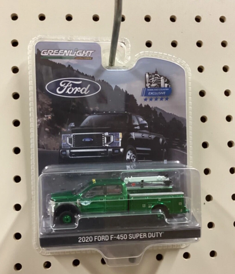 1:64 Greenlight 2020 Ford F-450 Super Duty service bed with white crane  CHASER - Image 1 of 1