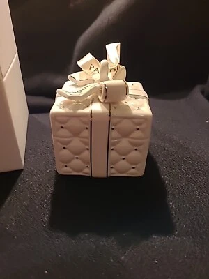 Pandora 2016 Christmas Present Ornament Limited Edition   - Image 1 of 4