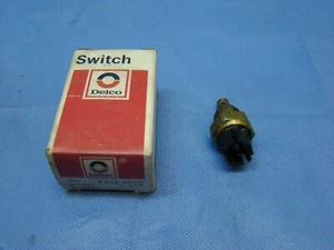 Delco Engine Coolant Temperature Indicator Switch 3050223 - Picture 1 of 3