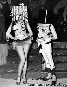 Couple in Strange Halloween Costumes - Poster in 5 Sizes - Picture 1 of 1