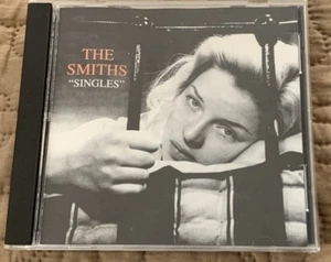The Smiths Singles CD mit Hülle 1995 Reprise Records 9 45932-2 / Versand am selben Tag / Sehr guter Zustand - Bild 1 von 9