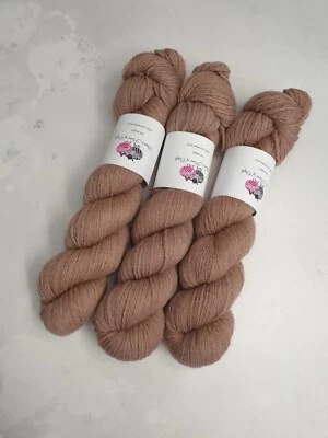 Corriedale DK Gewicht Garn, 100g, Nerz - Bild 1 von 4