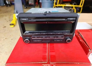09 10 11 12 13 14 15 16 17 VOLKSWAGEN TIGUAN AM/FM RADIO CD PLAYER RECEIVER - Picture 1 of 2