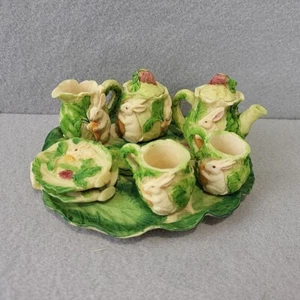 VTG. 1994 Bunny Rabbit Lettuce/Cabbage 8 pc. MINI TEA SET  Popular Import  EUC - Foto 1 di 10