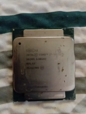 Procesador de escritorio Intel Core i7-5820K 3,3 GHz seis núcleos LGA 2011-v3 140 W Foto 1 de 2