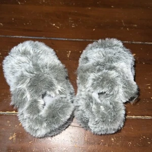 Carters B Bear Hausschuhe grau Kunstfell 3-6 Monate - Bild 1 von 2