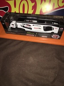 M2 Machines Auto Hauler Thumpr Cams 1957 Dodge Cow & 1969 Plymouth Road Runner - Bild 1 von 8