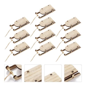 10 Pezzi Slitta Natalizia Ornamenti Ufficio Miniatura Slitte Mini Legno - Foto 1 di 12