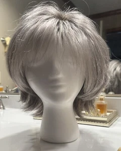 Noriko Wig storm Silverstone R Gray Dark Root - Picture 1 of 6